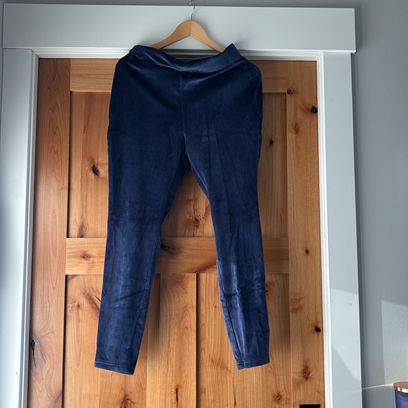 Lands’ End Cozy Long Sleeve Pajama Top & Legging Set - Picture 6 of 7